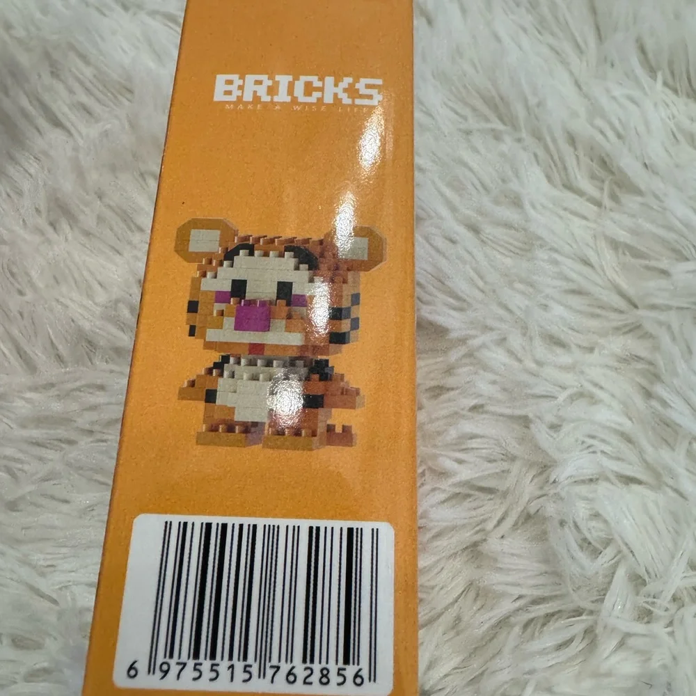 Tiger Winnie the Pooh BRICKS Make A Wise Life Orange Pixel Building Set - 170pcs
